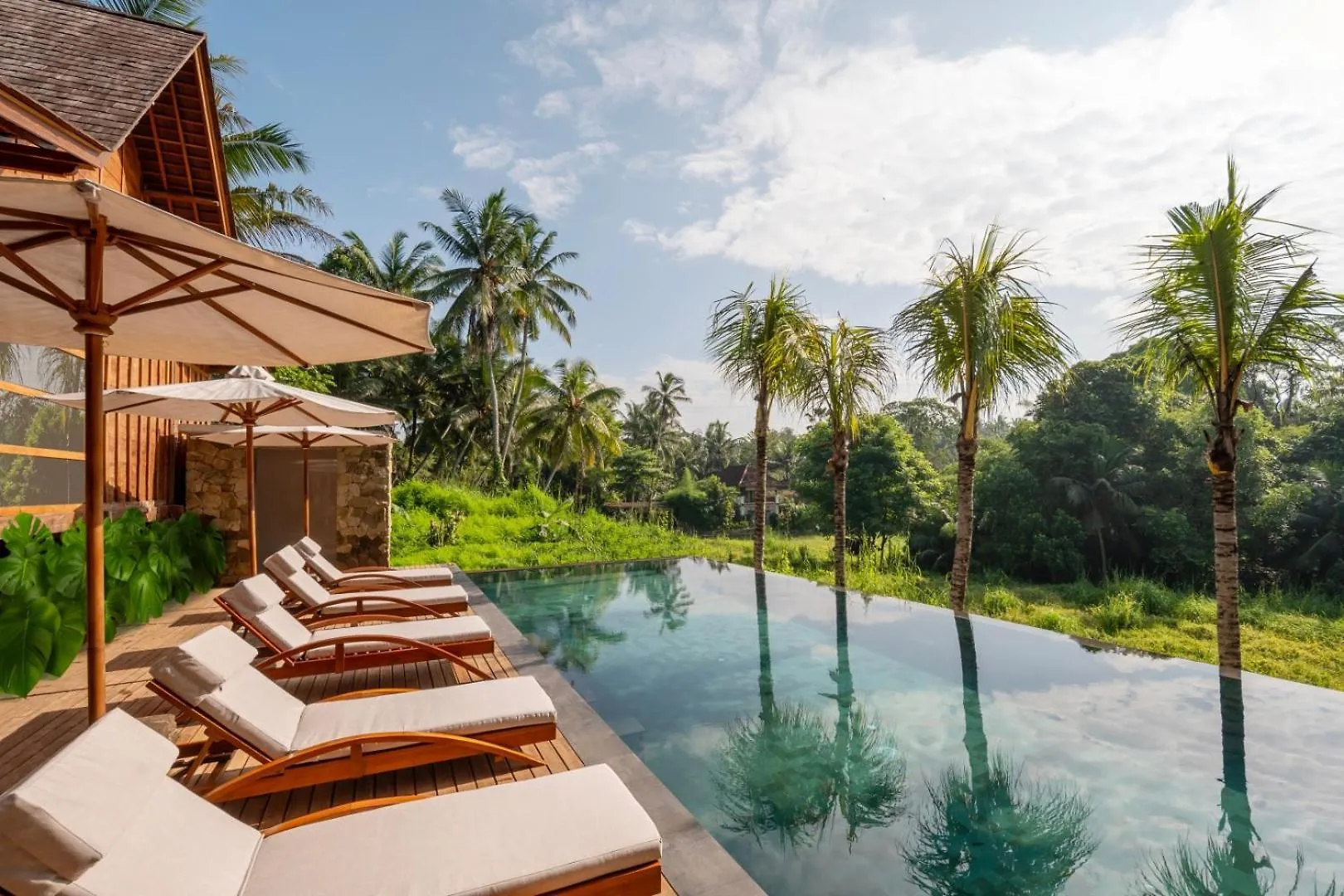 Unagi Wooden Villas By Emana Ubud